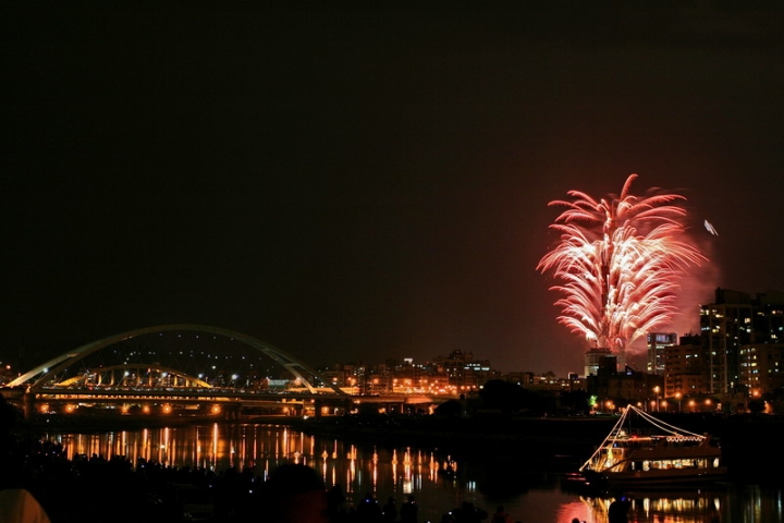 <a href='http://m.foygypl.cn/lvyou/view/175' title='臺北101' style='color:blue;font-size:14px;'>臺北101</a>