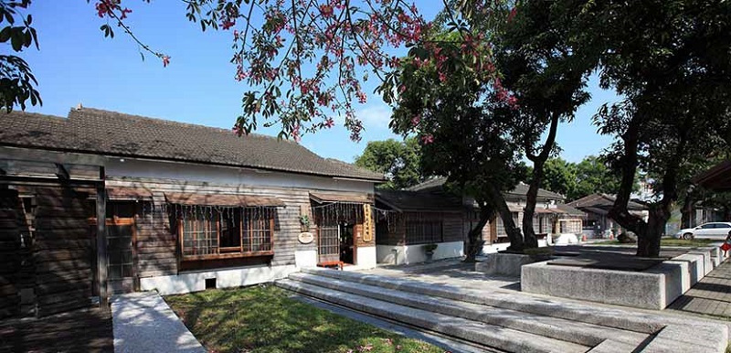 寶町源自昔日地名，為日治時代遺留的市公所宿舍，是臺東市重要的歷史建筑