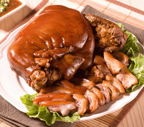 萬(wàn)巒豬腳是全臺(tái)知名小吃